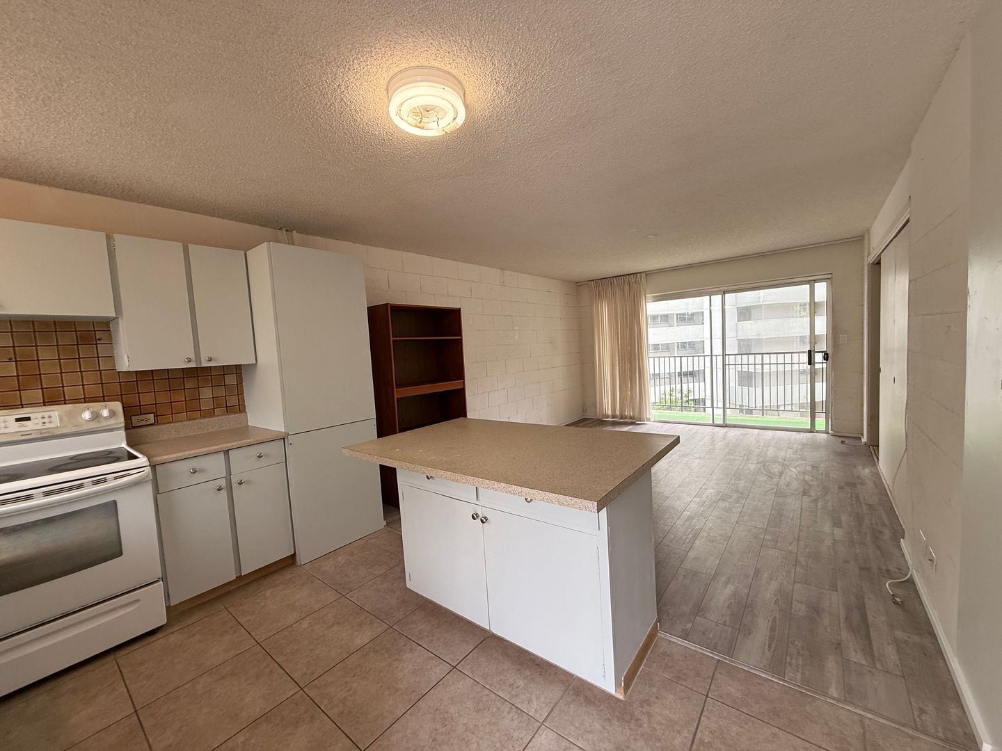 Honolulu Condo: 1099 Green St. Apt 309