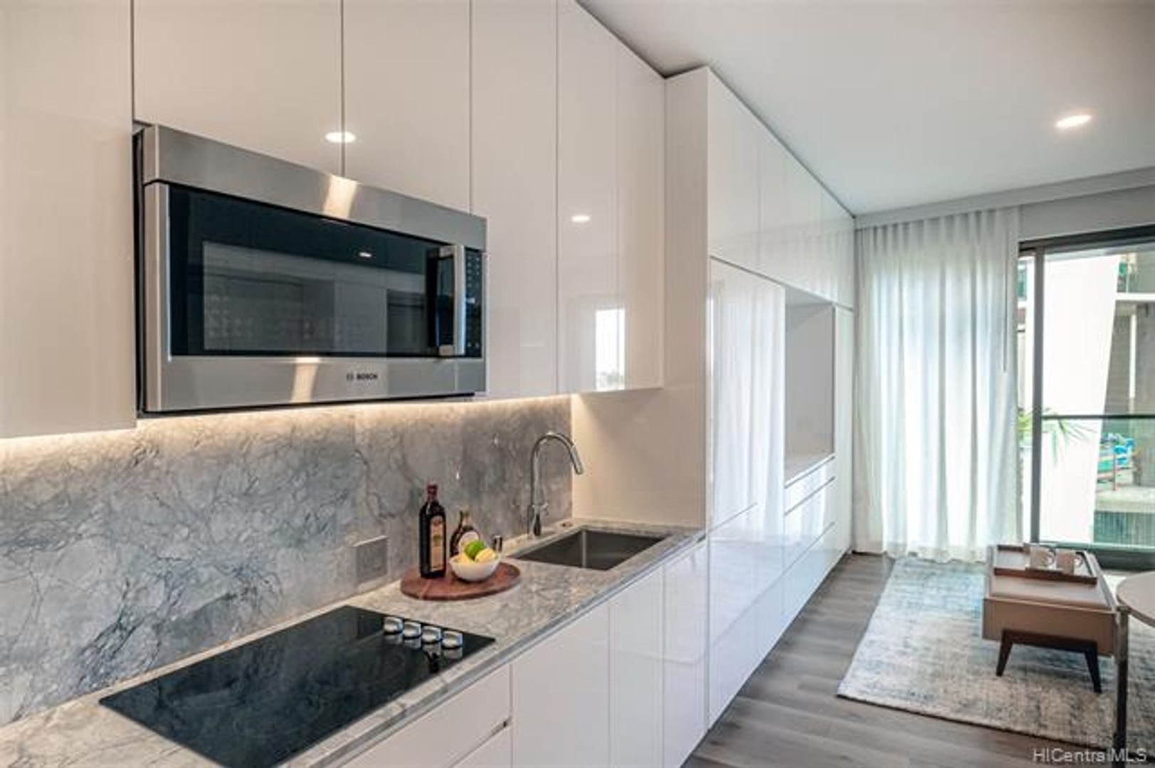 Honolulu Condo: 987 Queen St #327