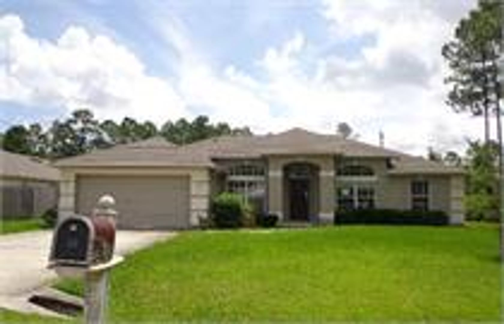 Palm Coast House: 15 Red Clover Ln