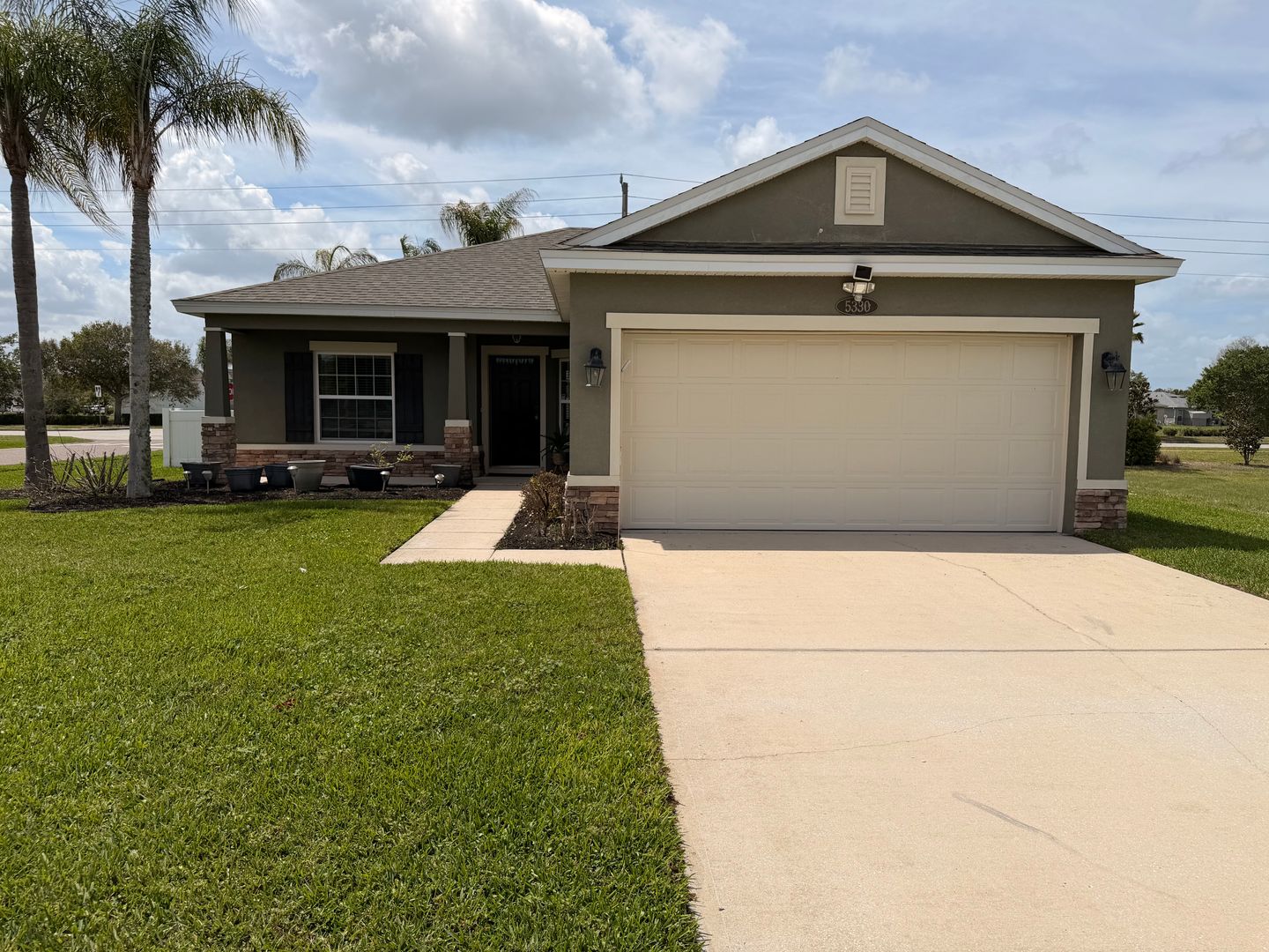 Port Orange House: 5330 Oak Breeze Ave