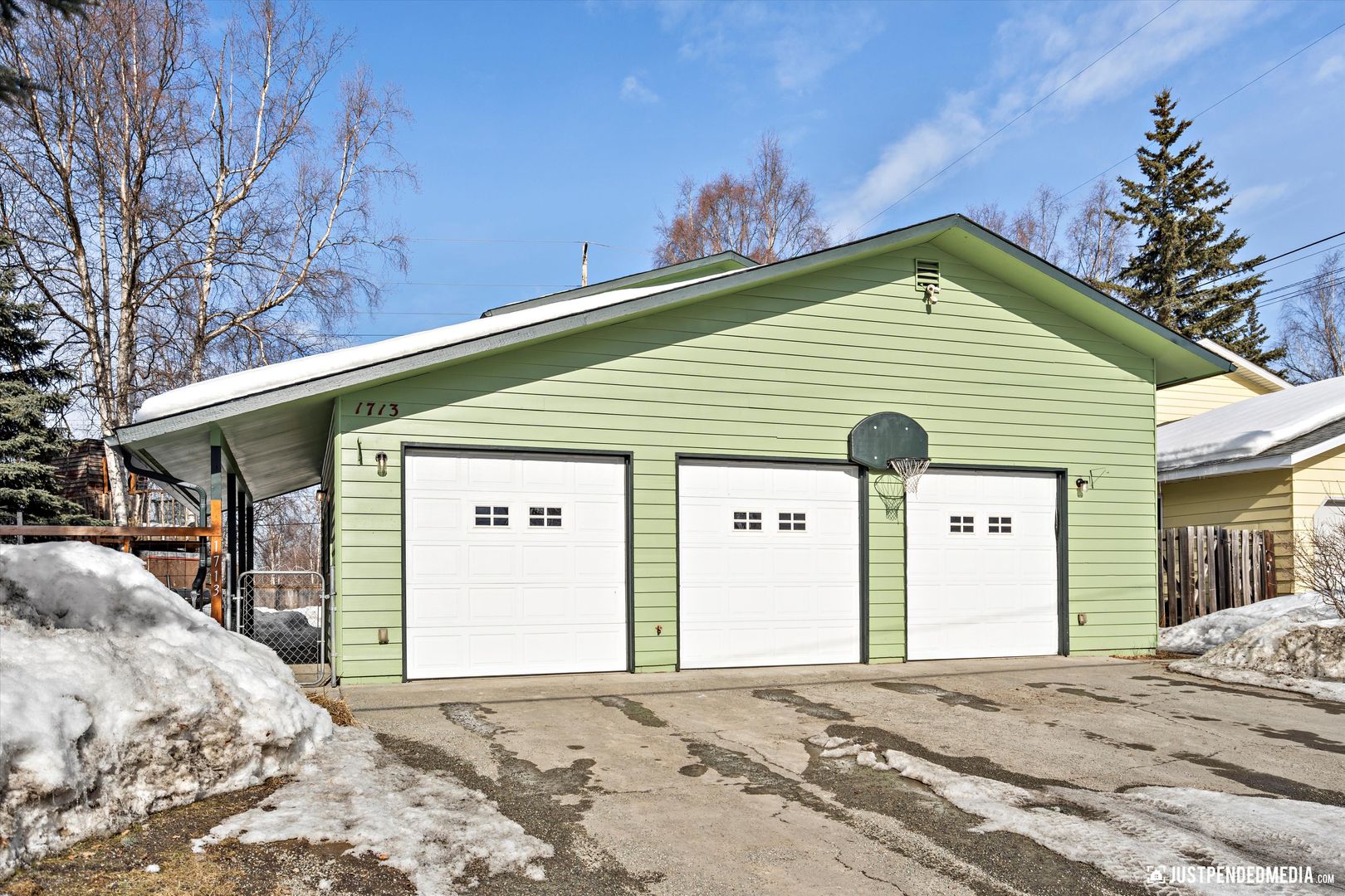 1713 Northwestern Ave