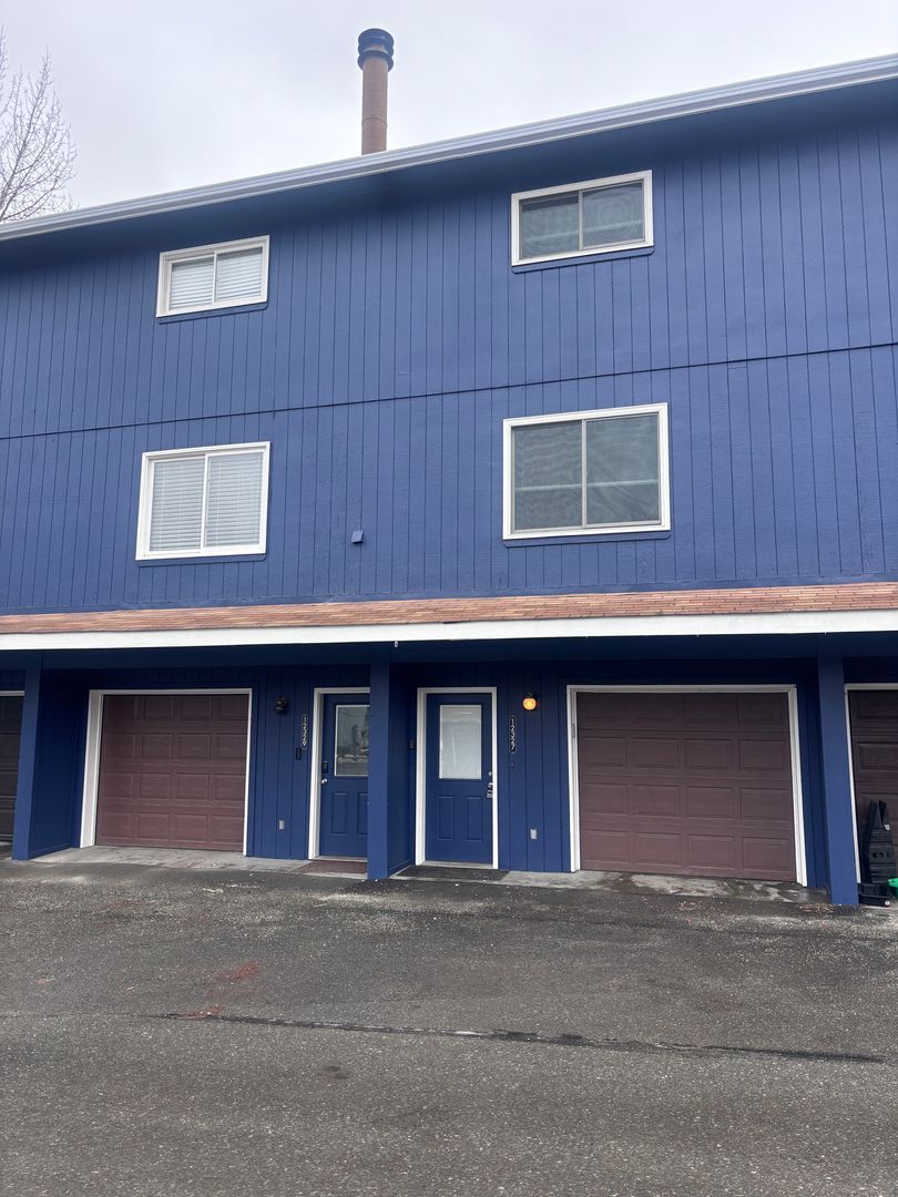 Eagler River House: 12327 Lake St.