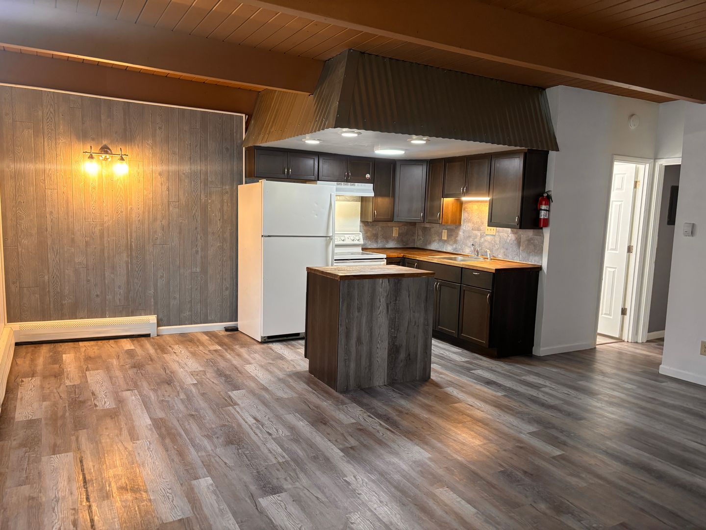 Anchorage Apartment: 812 W 29th Pl