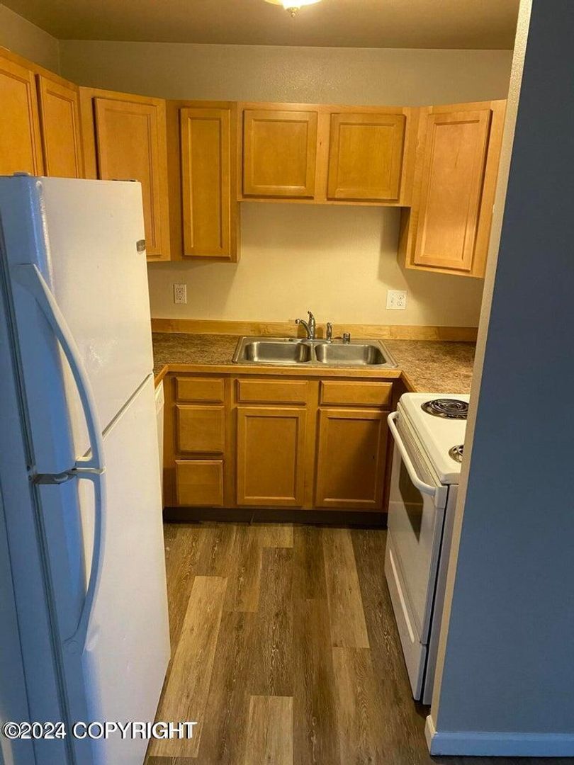 Anchorage Apartment: 1331 W. 26th Avenue
