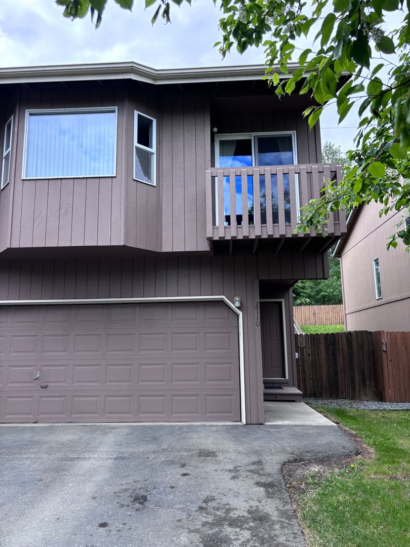 Anchorage House: 2710 Easthaven Cir.