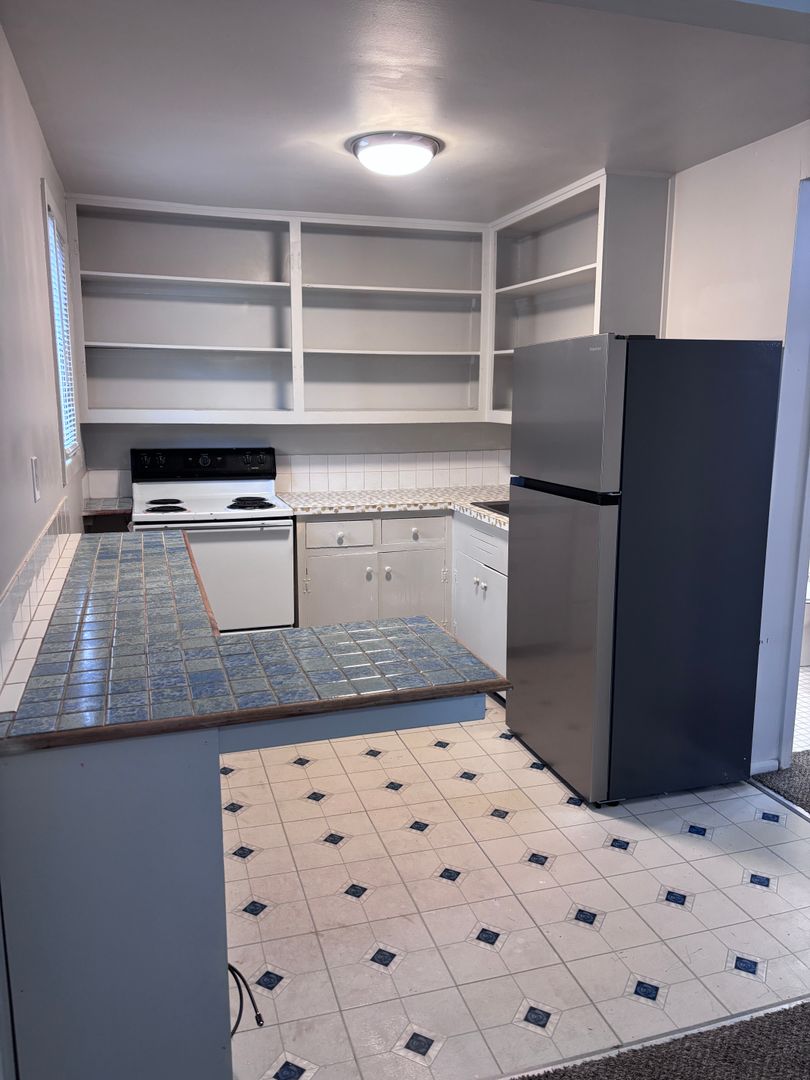 Anchorage Apartment: 3604 Oregon Dr.
