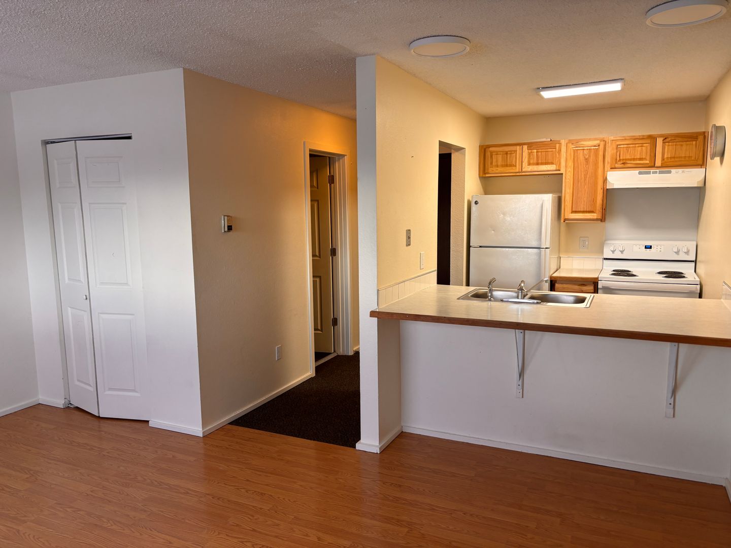 Anchorage Apartment: 1400 W 25th Ave.