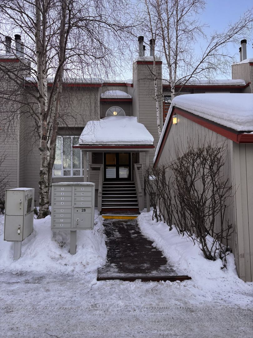 Anchorage Apartment: 9625 Independence Dr.