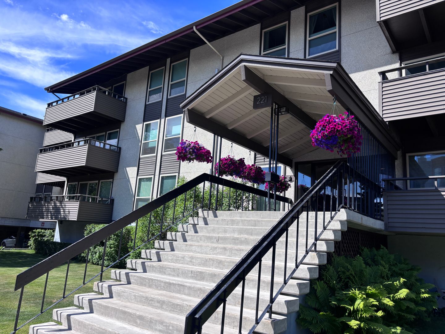Anchorage House: 221 E 7th Ave #206