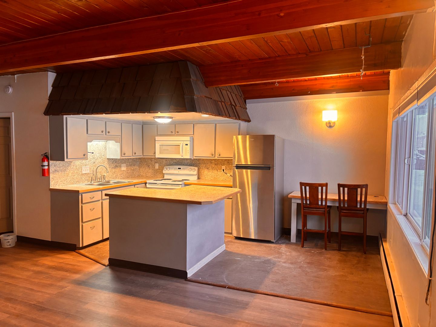 Anchorage Apartment: 812 W 29th Pl