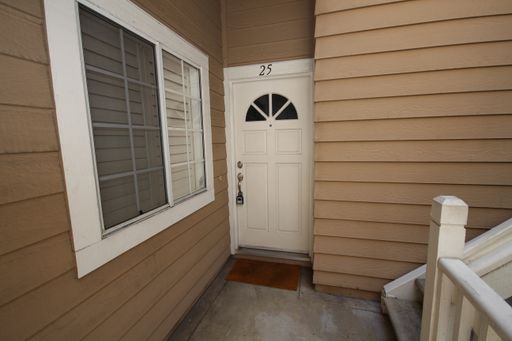 Spacious 2 Bedroom 2-1/2 Bathroom Townhome with 2-car garage in La Jolla near UCSD