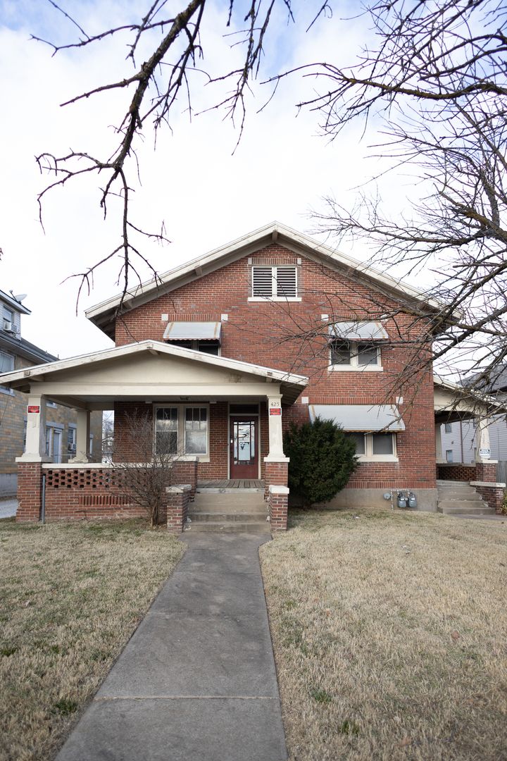 Springfield Apartment: 427 E Cherry