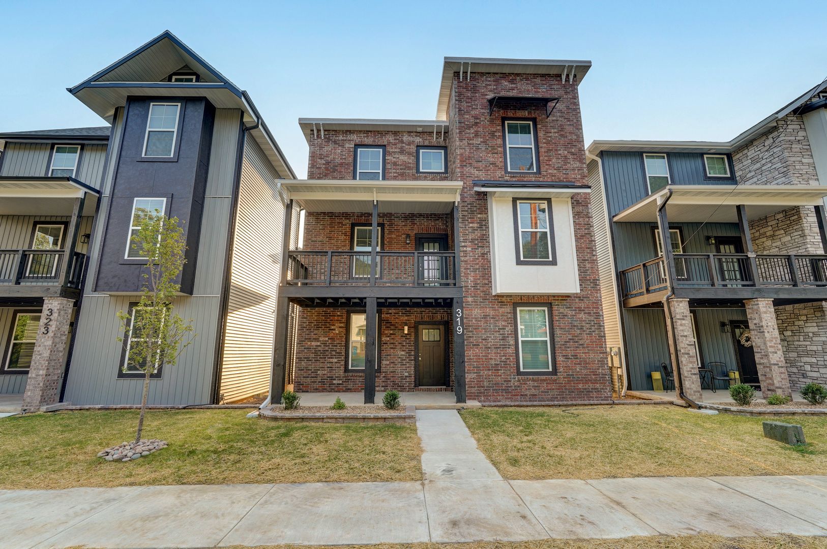 Springfield Apartment: 312 S Hampton Ave