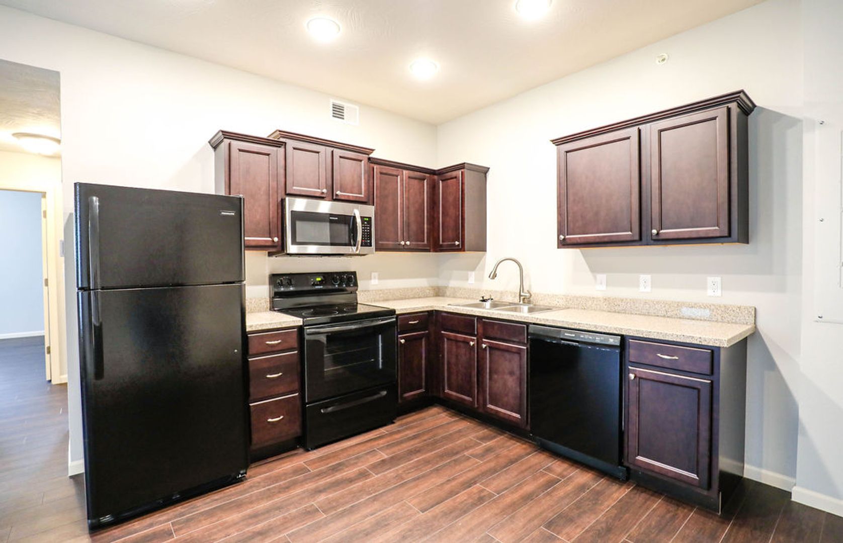 Springfield Apartment: 600 E Harrison