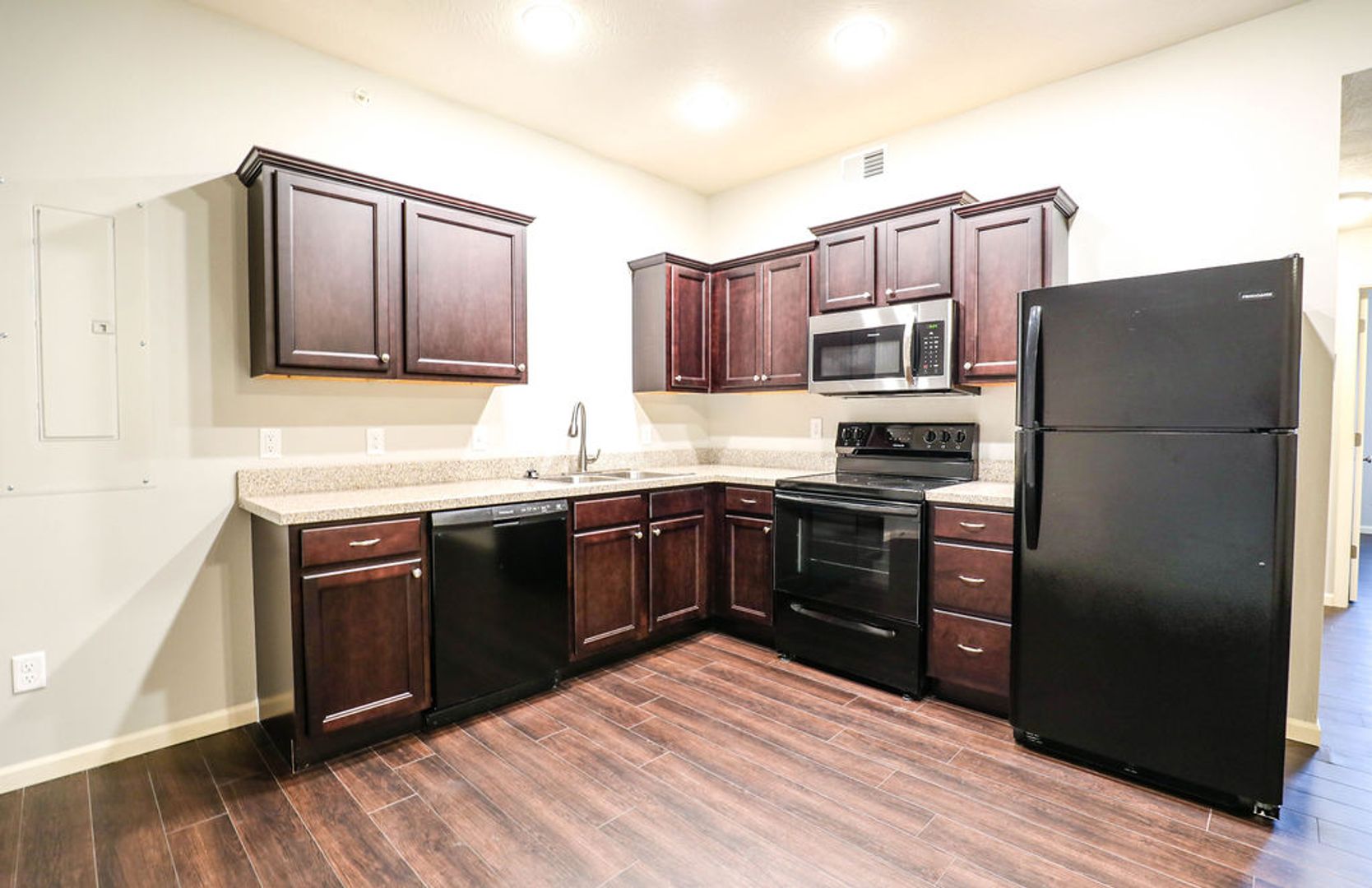 Springfield Apartment: 600 E Harrison