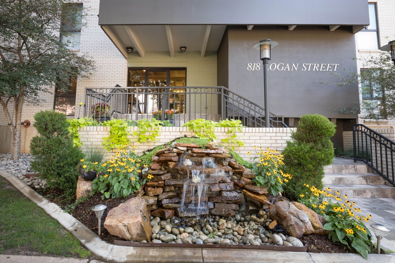 Denver Apartment: 818 N Logan St.