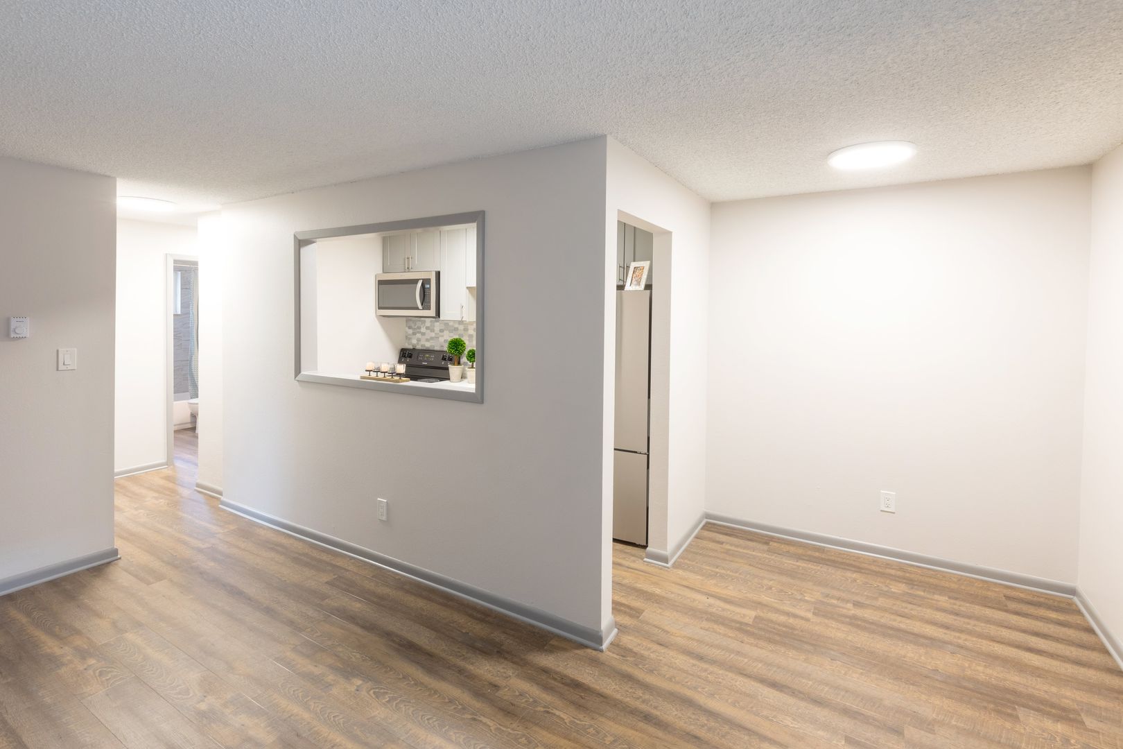 Englewood Apartment: 3535 S. Clarkson St.