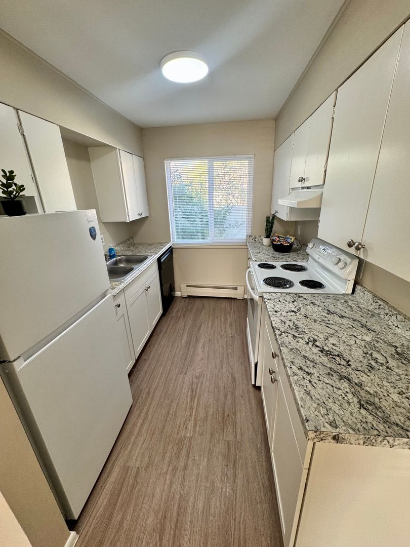 Edgewater Apartment: 6915 W. 24th Ave.