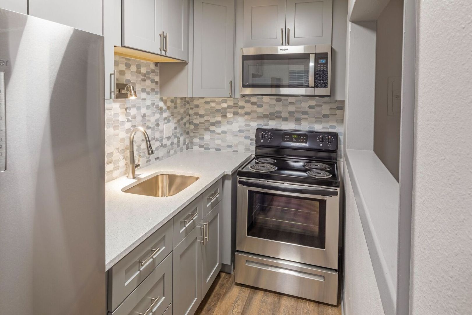 Englewood Apartment: 3535 S. Clarkson St.