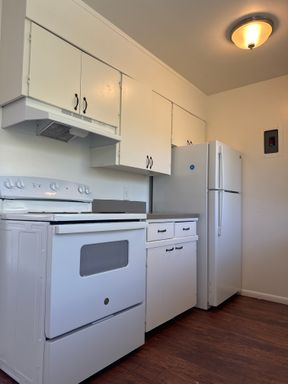 Edgewater 1 bedroom Unit | Income Restricted Unit | Utilities Included | Rent Special-$500 off