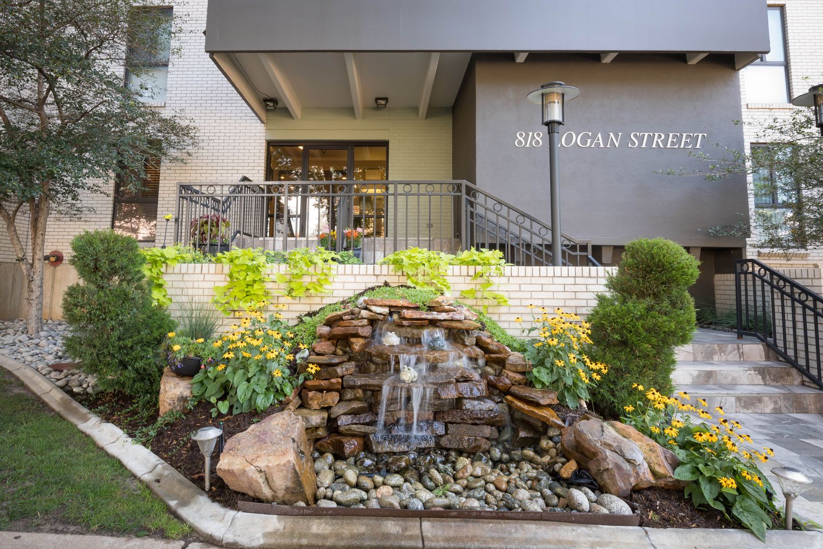 Denver Apartment: 818 N Logan St.