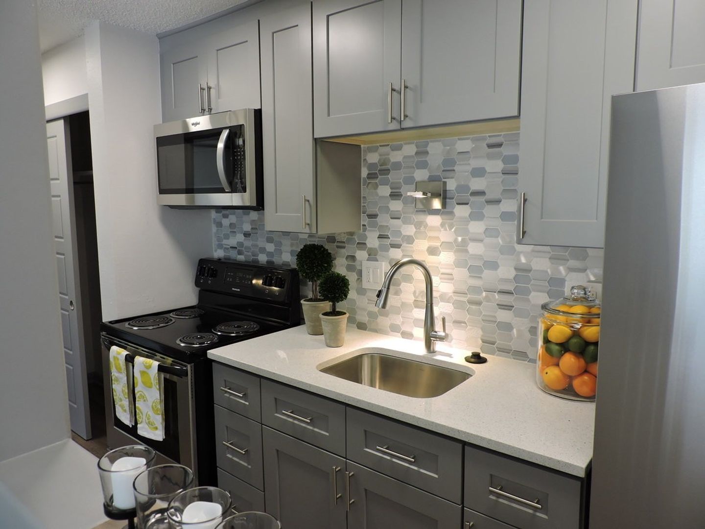 Englewood Apartment: 3535 S. Clarkson St.