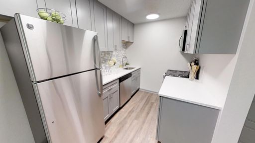 One Bedroom Englewood| 2-Month Free Rent – photo 1