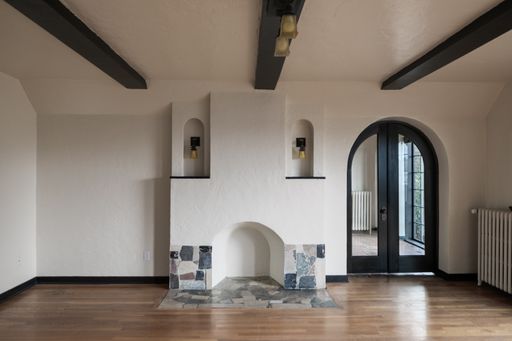 2 Bed/1Bth with Interior and Balcony Views Of The Space Needle, Lake Union, Sunsets, & Olympic Mountains. – photo 1
