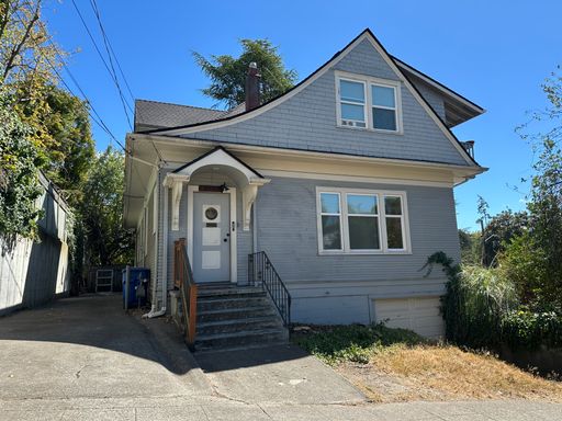 Charming 5-bdr 1-ba House with 1-bdr ADU Across From Green Lake Park – photo 1
