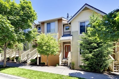 Issaquah Townhome For Rent w/ Garage – photo 1