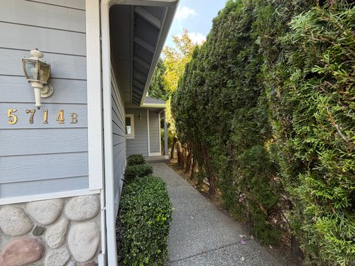 In Everett – photo 1