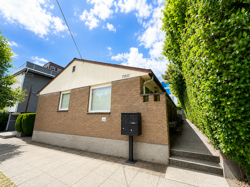 Charming Ballard 1-Bedroom, 1-Bath Plus Lovely Hardwood Floors! **Great Location!** – photo 1