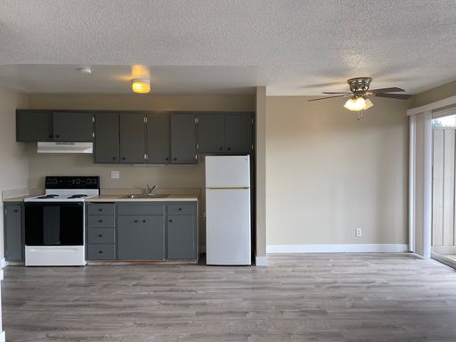 Beautiful Top Floor One Bedroom Apartment with Large Balcony