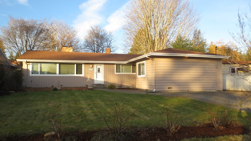 Single family home in Richmond Beach – photo 1