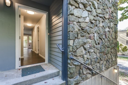 Cap Core Apartments! We love pets! – photo 1