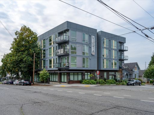 Bright First Floor 1-Bedroom, 1-Bathroom in Roosevelt! **In-Unit Laundry!** – photo 1