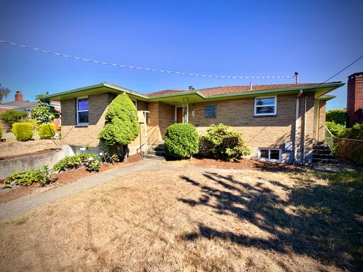 Beautiful Beacon Hill Home with Mountain & Lake Views – photo 1