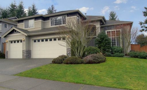 Stunning 5BR + Bonus Room Home in Desirable Wrenwood Estates – photo 1