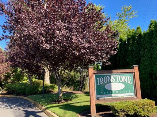 Spacious Townhome in South Everett – photo 1