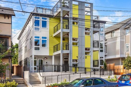 Bright Corner Studio Unit in Ballard! – photo 1