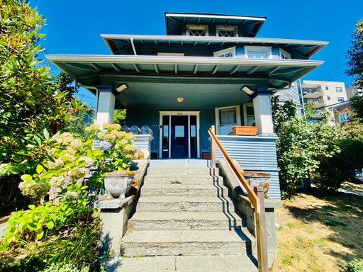 Charming Top Floor 1-Bedroom in Queen Anne! – photo 1
