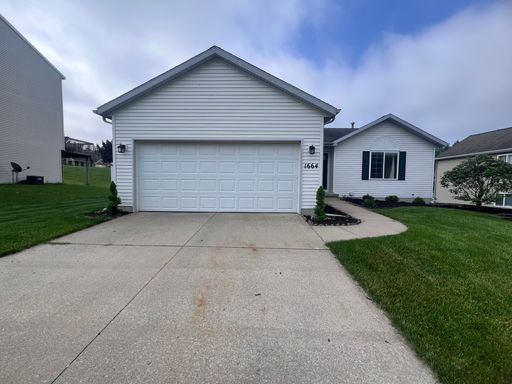 Three Bedroom Home with Central Air! – photo 1