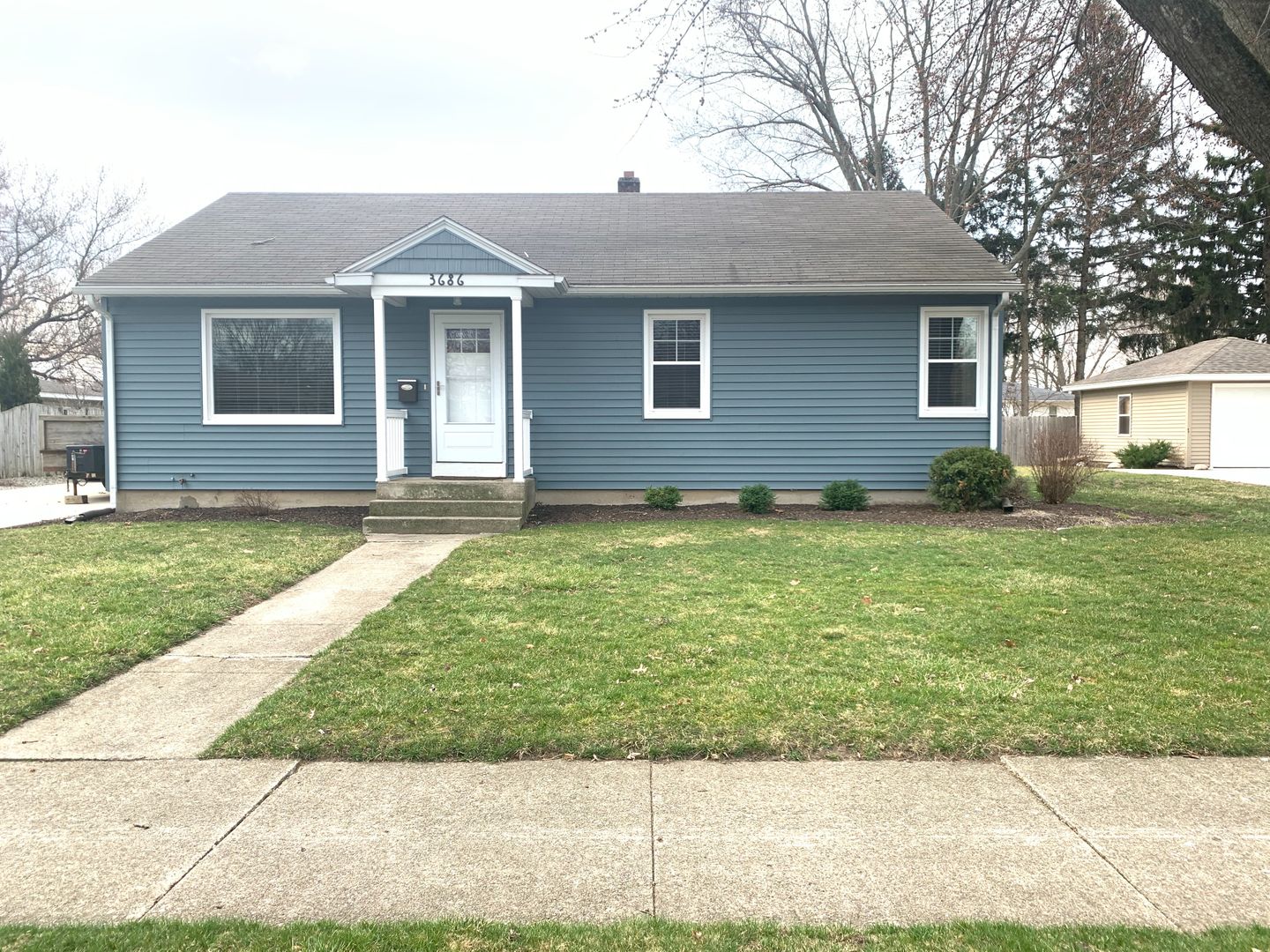 Hudsonville House: 3686 Lee St.