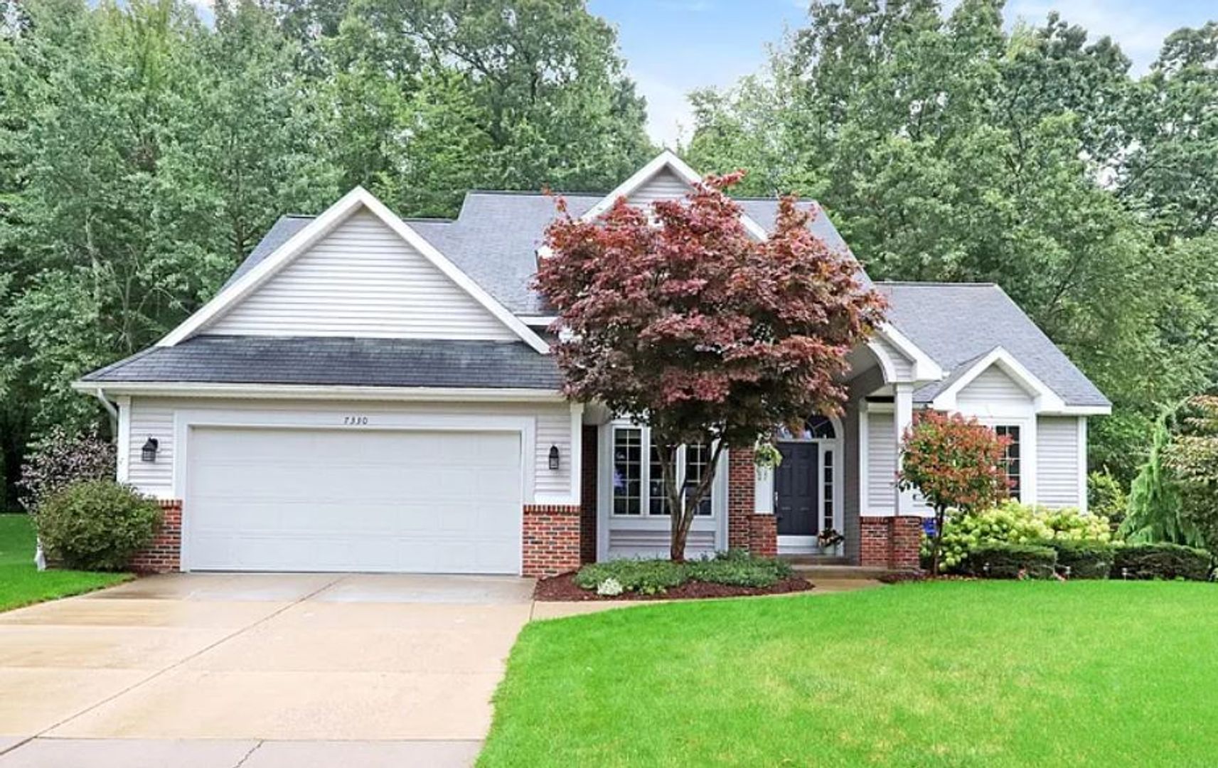 Rockford House: 7330 Decosta Dr NE