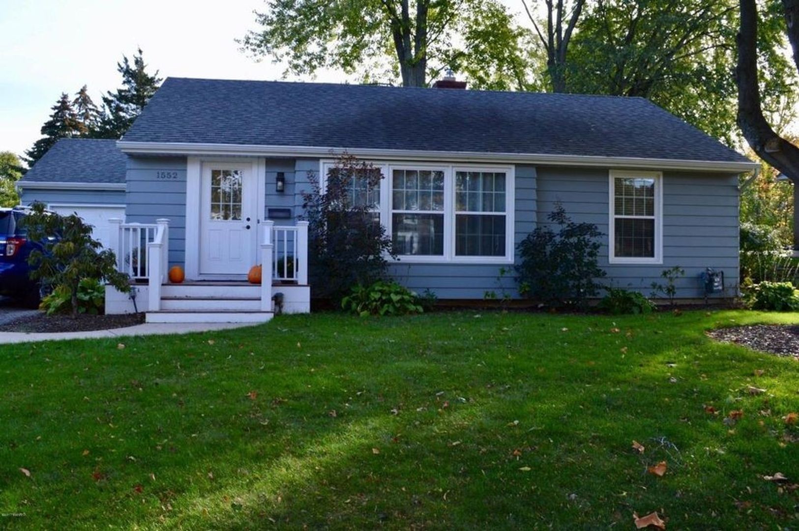 East Grand Rapids House: 1552 Woodlawn Ave SE