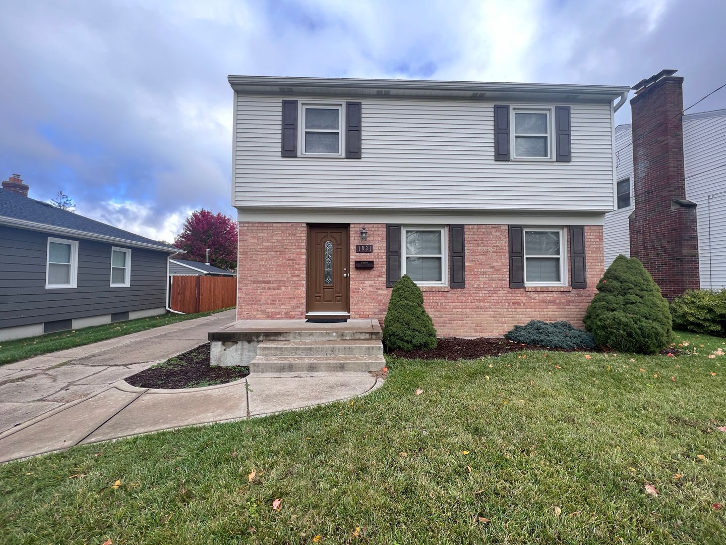 Grand Rapids House: 1831 Crescent Dr. NE