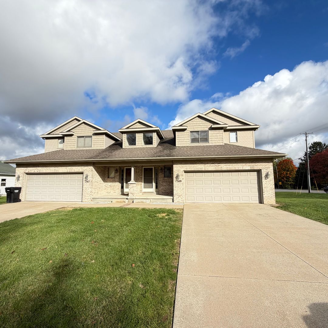 Caledonia Multiplex: 1589 Crystalline Dr SE - 1589 Crystalline Dr SE