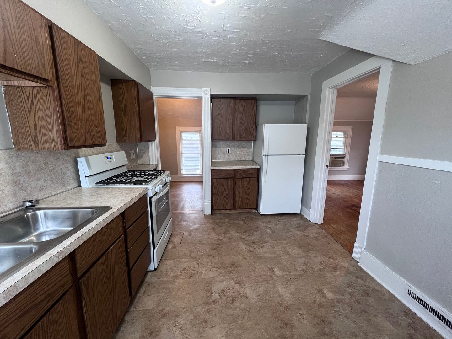 Grand Rapids Apartment: 1140 Fremont Ave NW
