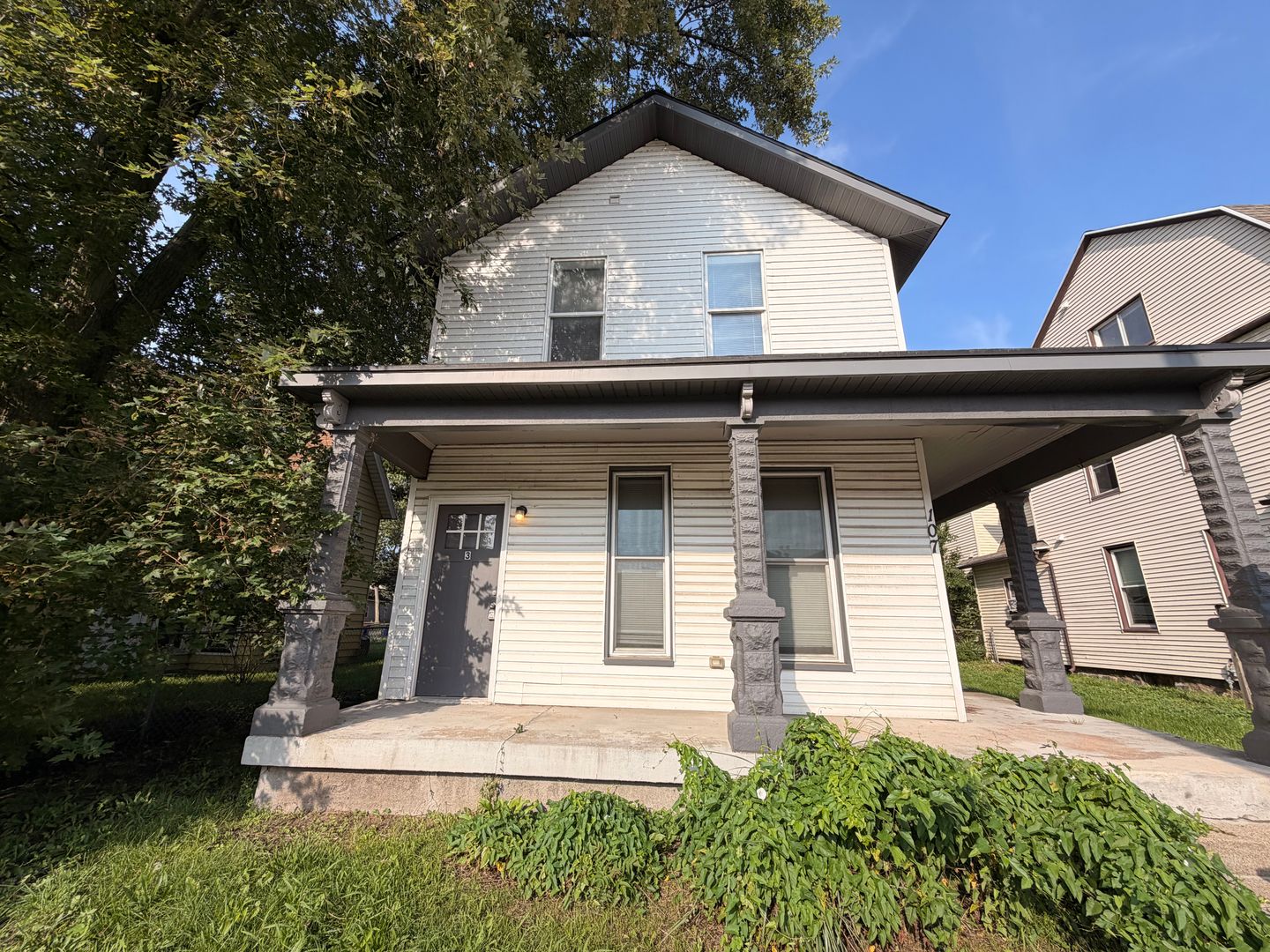 Grand Rapids Apartment: 107 Lexington Ave SW