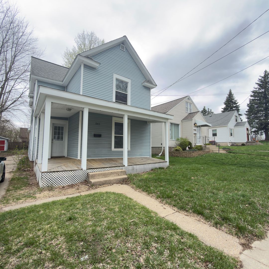 Grand Rapids House: 541 Eastern Ave NE